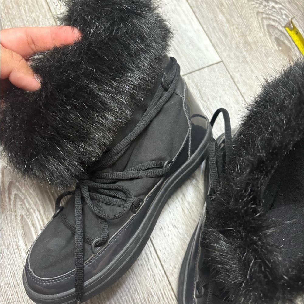 CROCS Black Fur-Lined Winter Boots - Picture 6 of 9